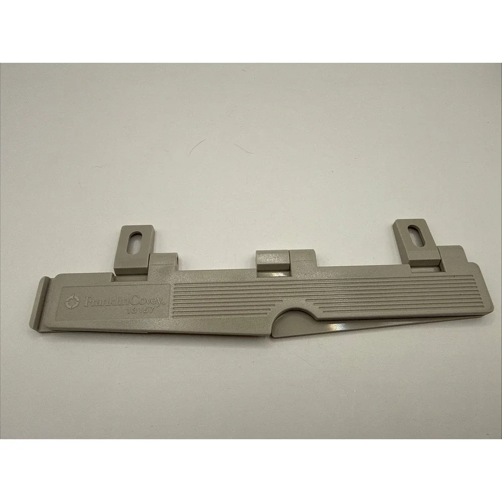 Franklin Quest 13157 (Franklin Covey) Classic 7-Hole Punch In Binder Storage